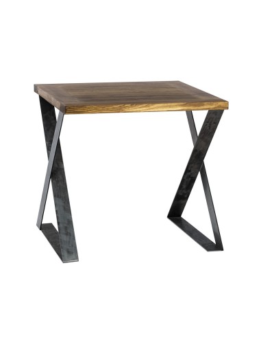 Stół industrialny w kuchni