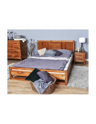 Komoda z drewna w stylu skandynawskim