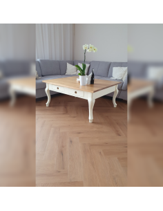 STOLIK Z NÓŻKAMI LUDWIKOWYMI