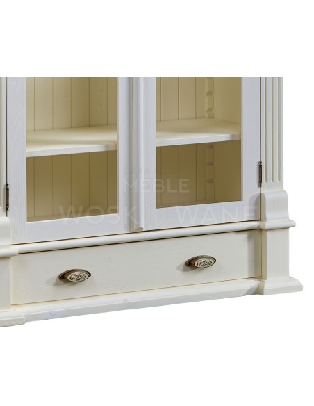 BIAŁA WITRYNA DREWNIANA 2